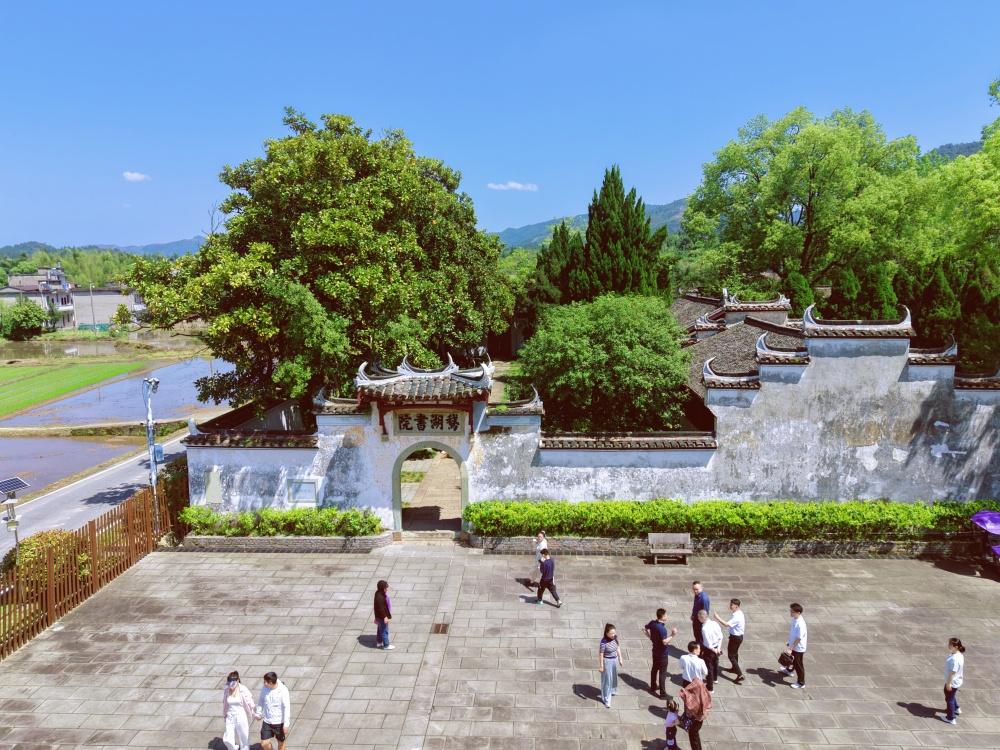 4月19日，第四届上饶“三月三”系列活动之“寻美上饶·信江文韵e起创——铅山篇”