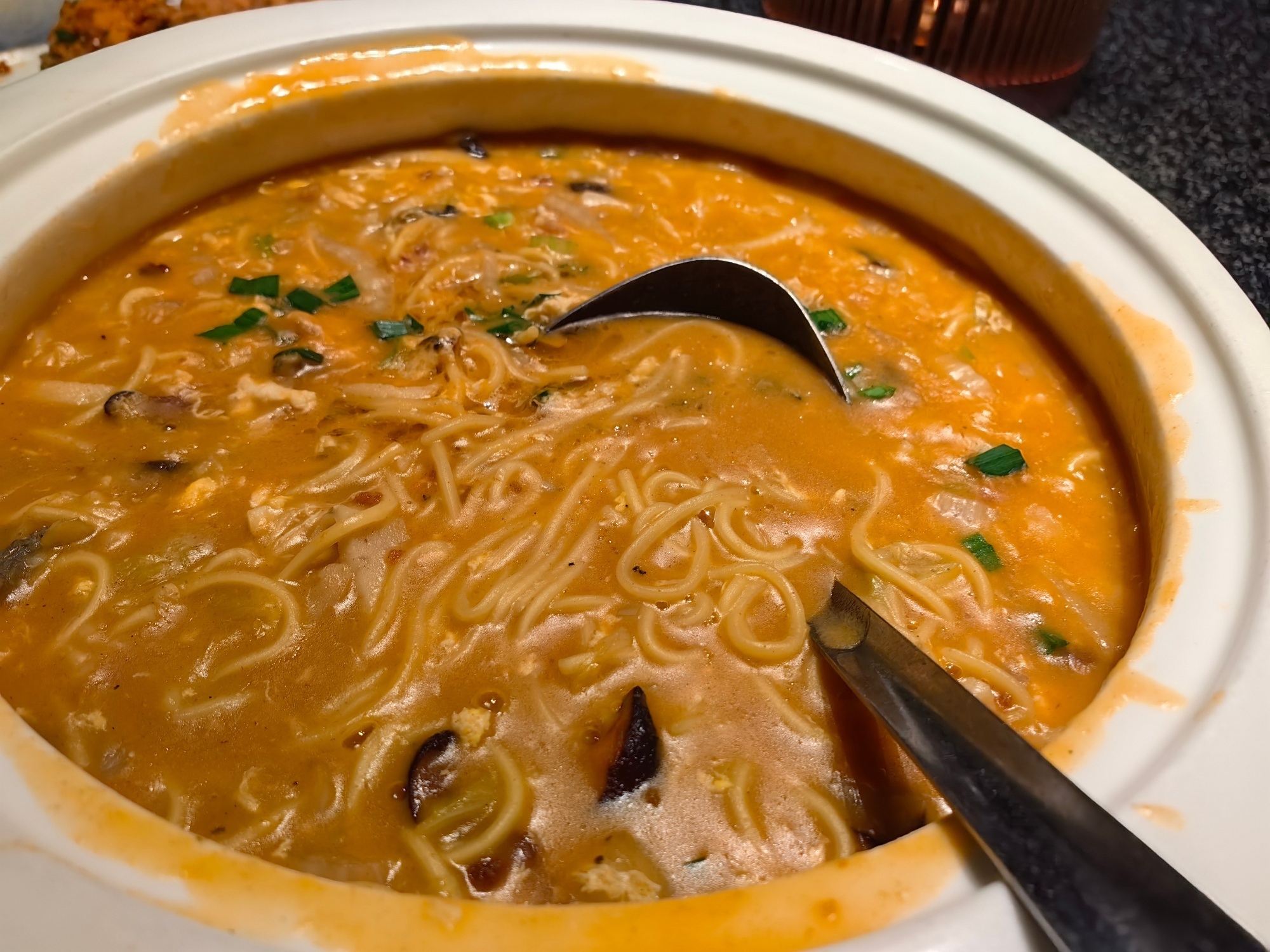 每日一餐分享清蒸龙虾，螺肉小黄瓜，泡椒田鸡，炸鸡中翅，卤面，姜母乳鸽，蒜蓉金针花