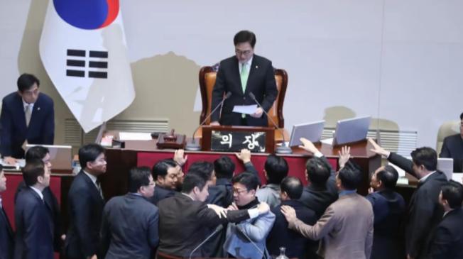 联合国现场尴尬了，朝鲜代表一句话把日本问懵了。“日本想成为安理会常任理事国？”李