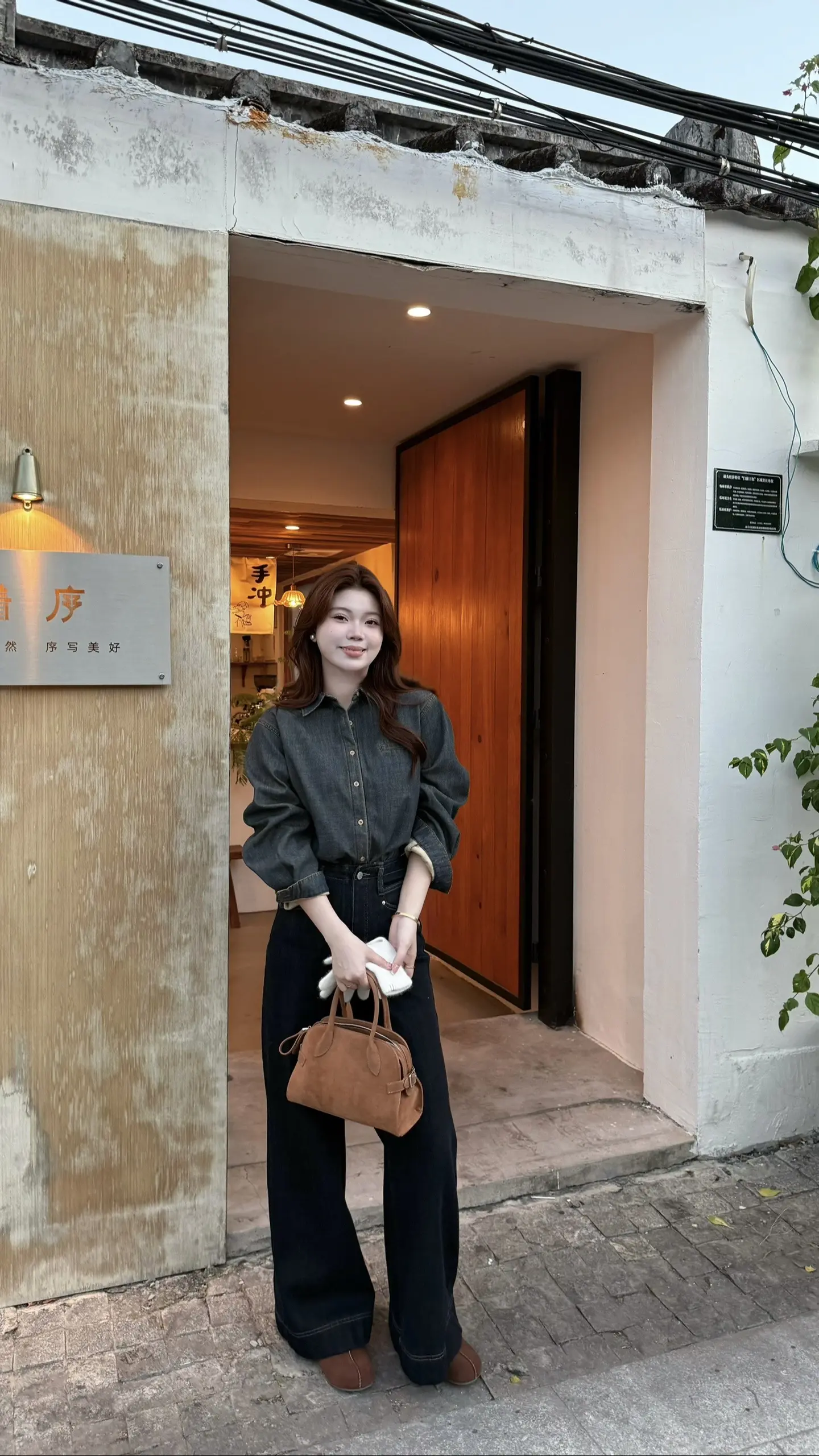 生活给你磨难，并不是让你变的气急败坏而是让你学会从容面对