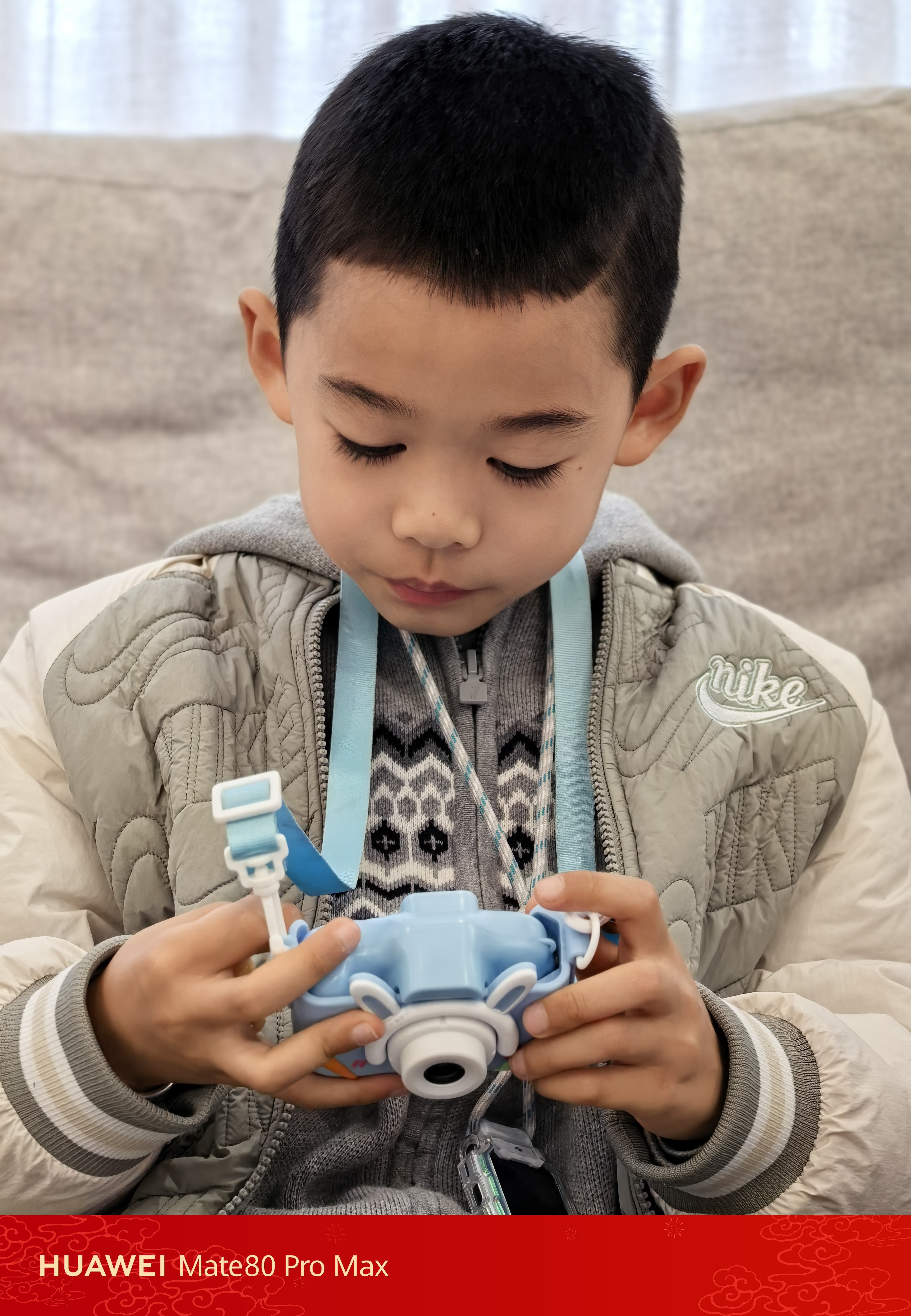 初三一定记得睡懒觉睡懒觉？是绝对不可能的，一大早起来收拾准备出去浪了，小家伙开心