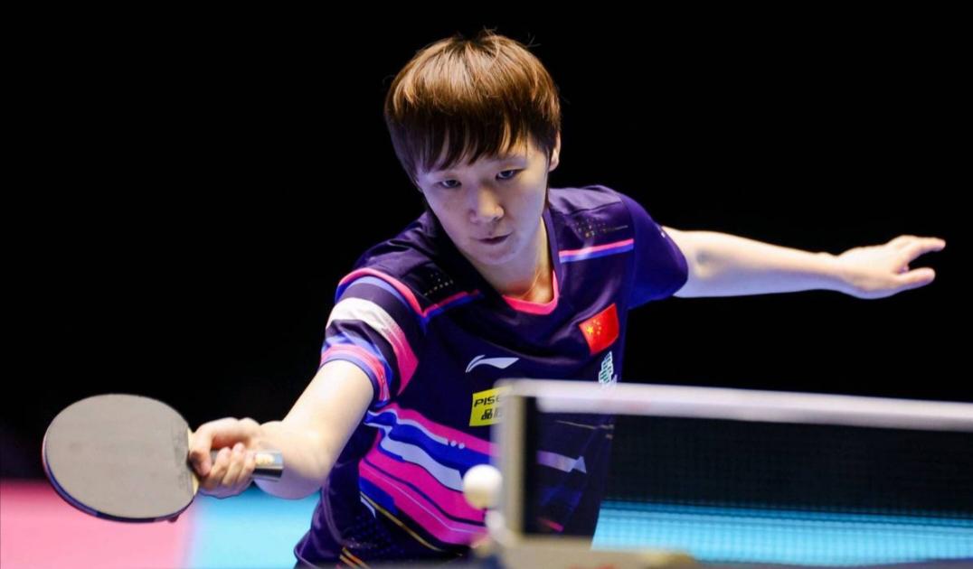 世界第一削球手连克国乒两主力，王曼昱凌晨出战迎战体能警报。
2025年8月23日