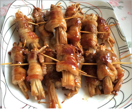 五花肉卷金针菇的家常做法！真的真的好吃到根本停不下来~想吃的赶紧马！我的宝藏食谱