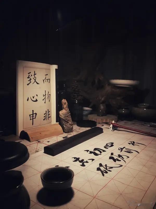 格局·活法
 
1. 心仅拳头大，装得下山河，容不下琐碎计较。
2. 想全是万般
