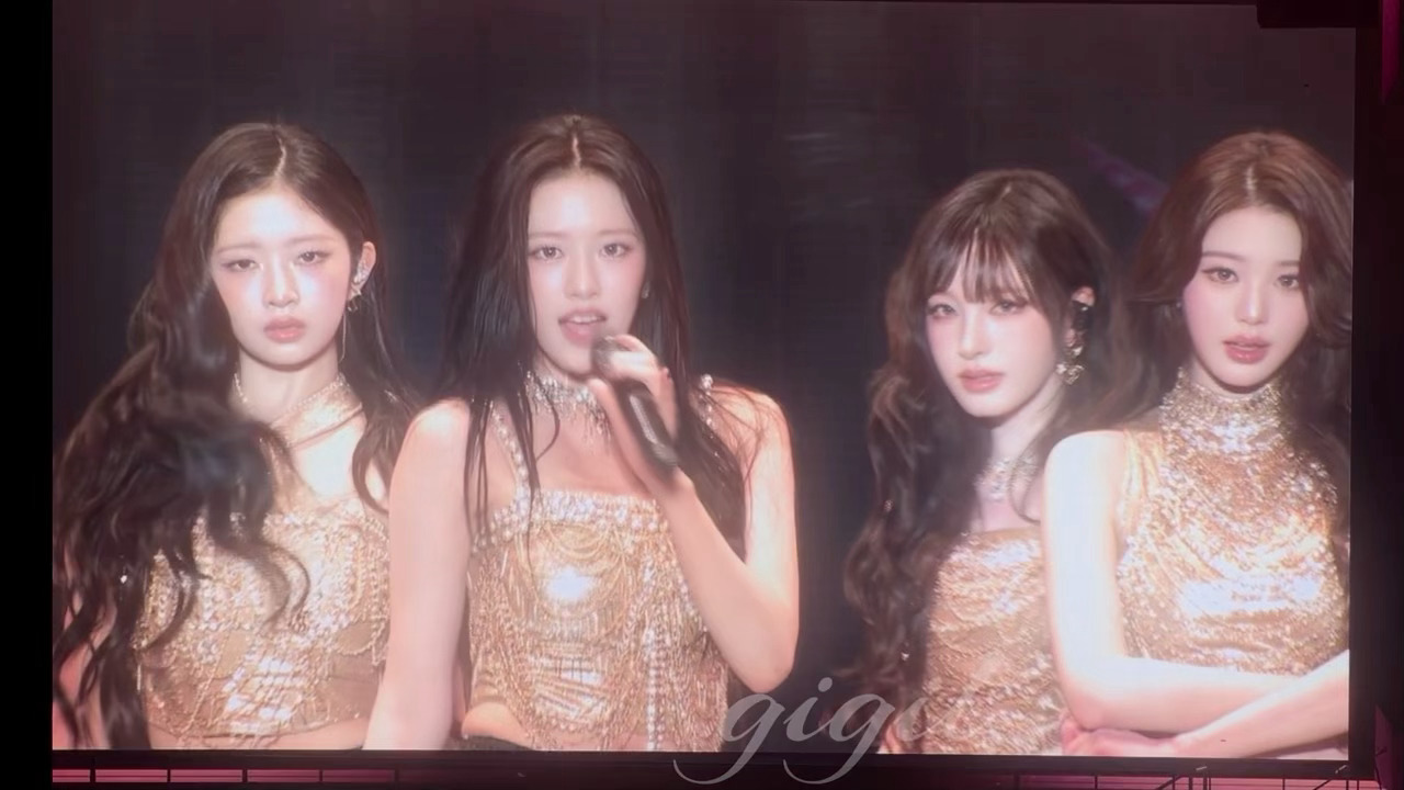 美貌四重奏直井怜、安宥真、liz、张元英 ​​​