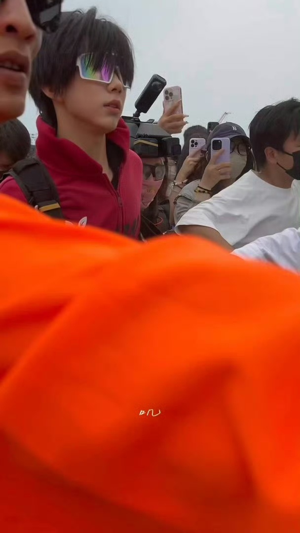 陈奕恒跳伞为陈奕恒守护星愿救命！陈奕恒这组跳伞路透直接封神！！真的是太帅了 