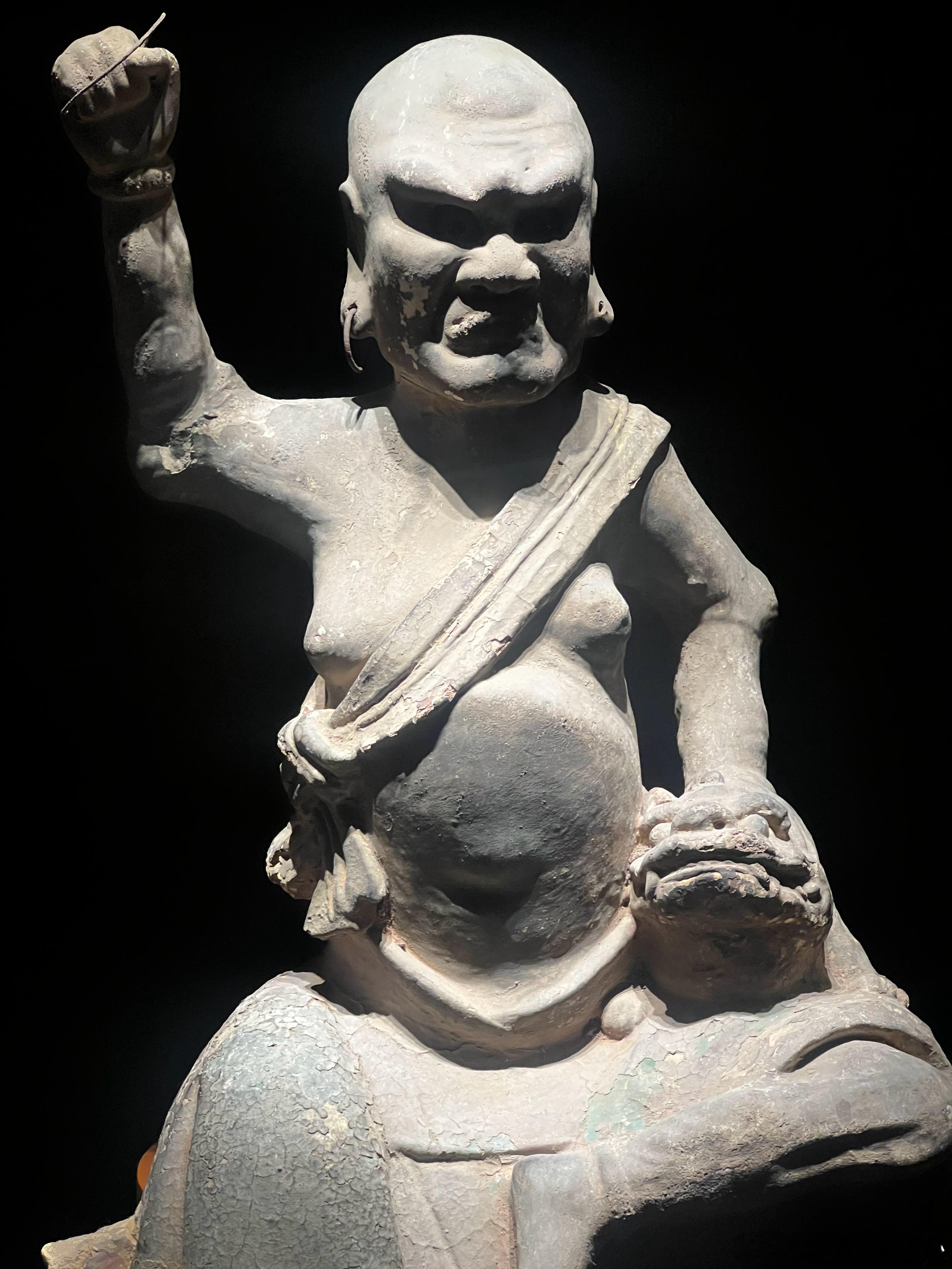 昨日在“云中郡”跑得腰断腿折，体会山西的造像艺术与古建筑之登峰造极。心里很欢喜。