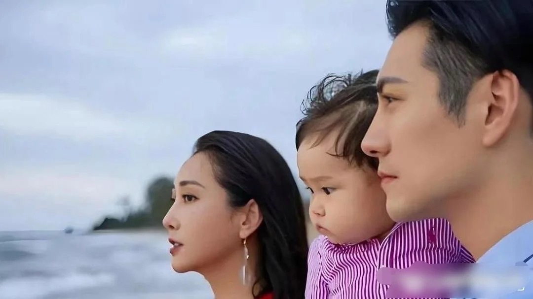 严屹宽和杜若溪的女儿怎么没遗传到父母的美貌呢 