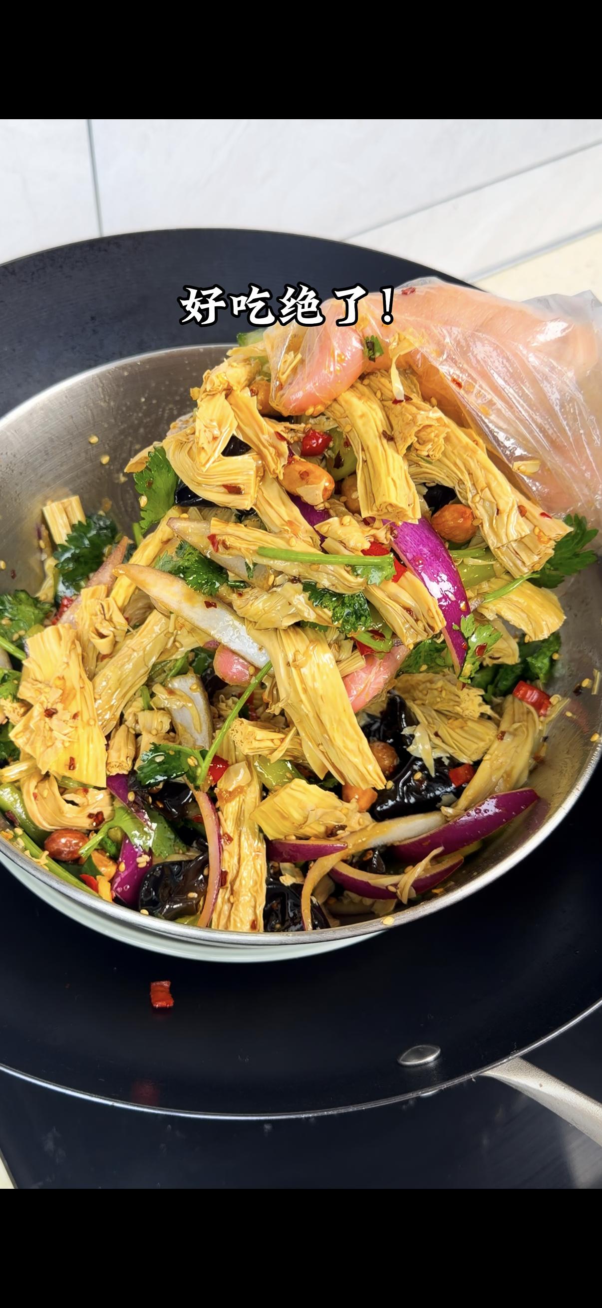 5分钟快手凉拌菜天花板来啦！黄瓜、花生米、腐竹搭配灵魂酱汁，清爽解腻还巨开胃，比