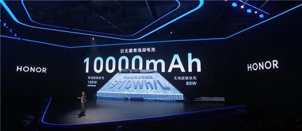 【手机电池已进入1万毫安时代】今日，荣耀WIN系列正式发布，新机全系搭载1000