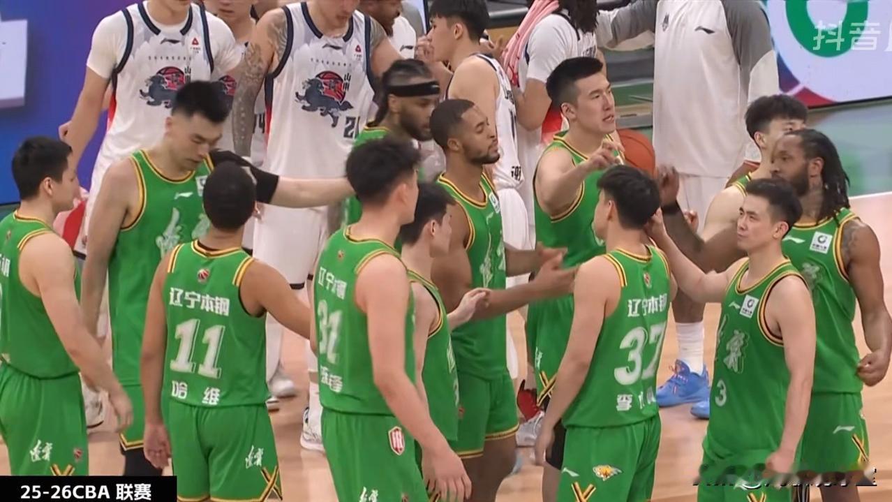 辽宁男篮这赛季排名第12，下赛季的目标必然是保12争8，我有一计，可保辽篮重返季