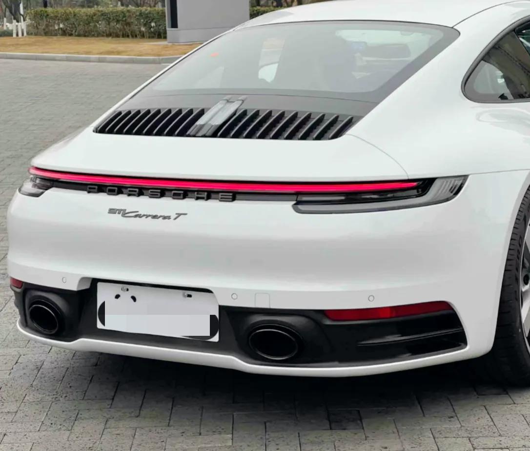 保时捷911 Carrera T虽然是动力最弱的911，但是开起来还是很带劲的，