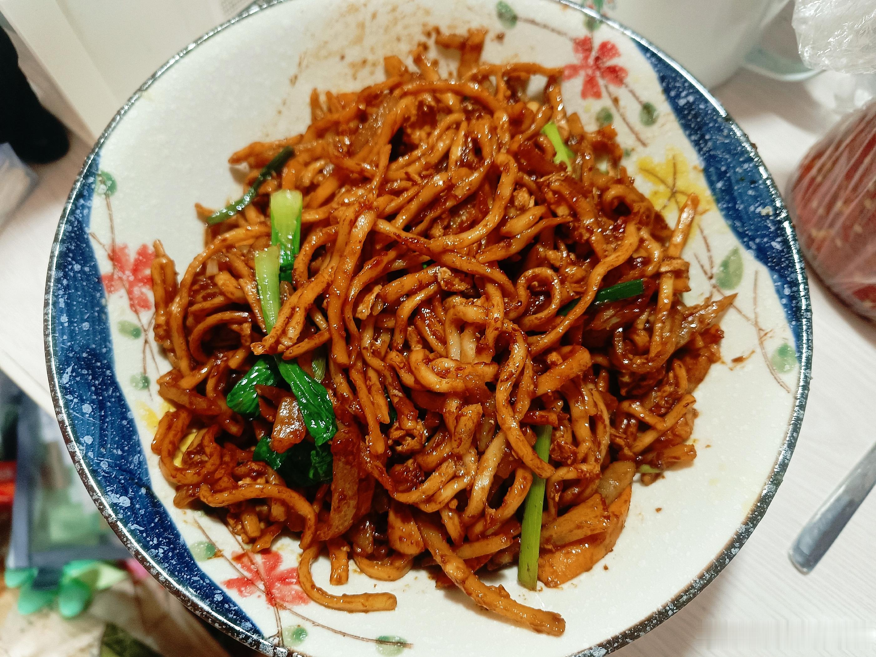 不辣与辣炒面😋 
