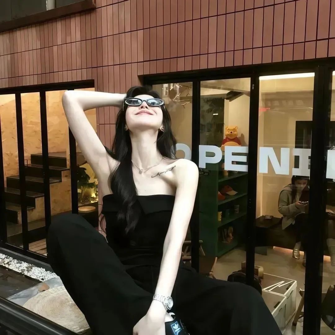 快30岁了 看到大街上的小女孩 真羡慕这个年纪 不是羡慕她们年纪小 而是羡慕她们