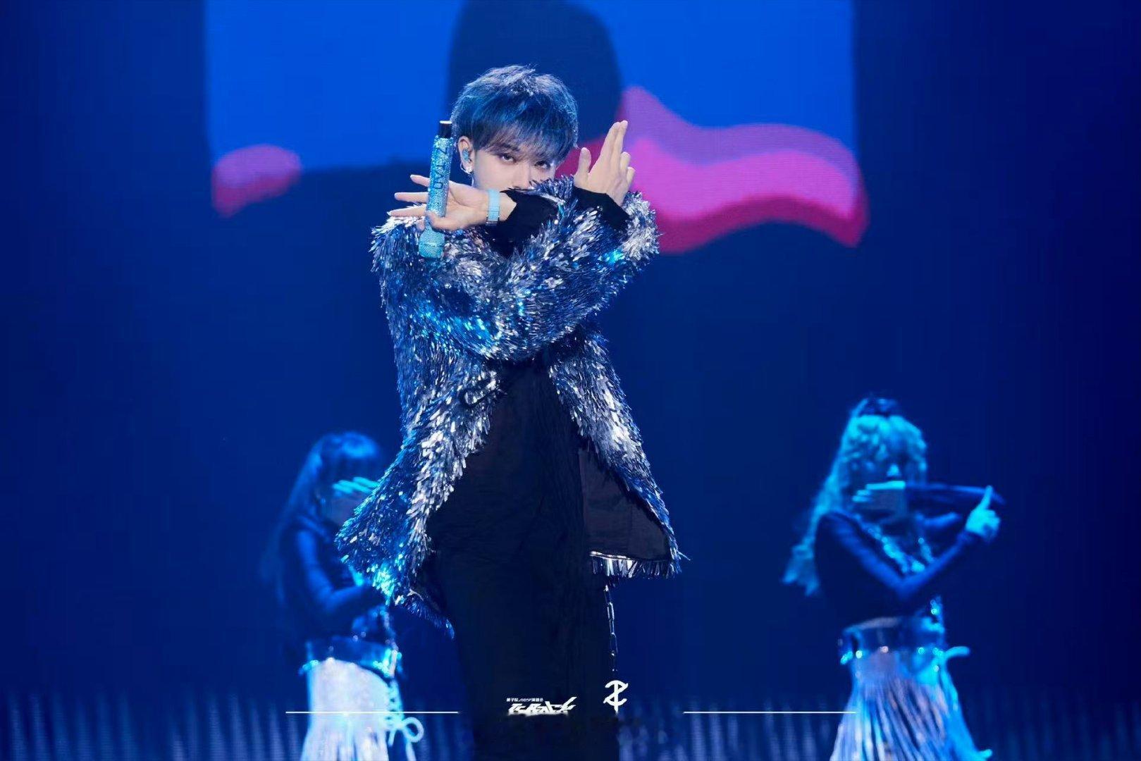 黄子韬巡演官宣 他做过歌手、演员、老板、综艺人。但回到舞台上，他就是黄子韬，不需