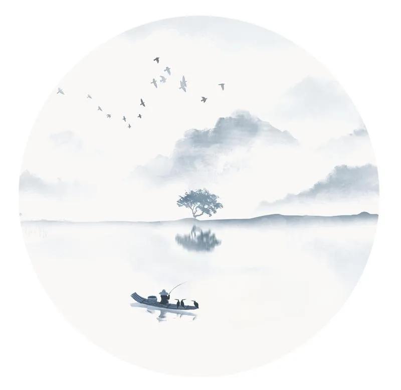 傍晚，许久不联系的家乡老友来了电话，张口就说要我回去。她管吃管住，还要开车拉我四