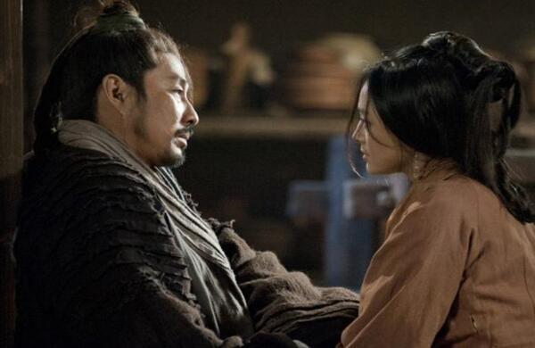 公元前180年七月，长安宫中，一个女人咽下了最后一口气。 
 
她叫吕雉，是汉高