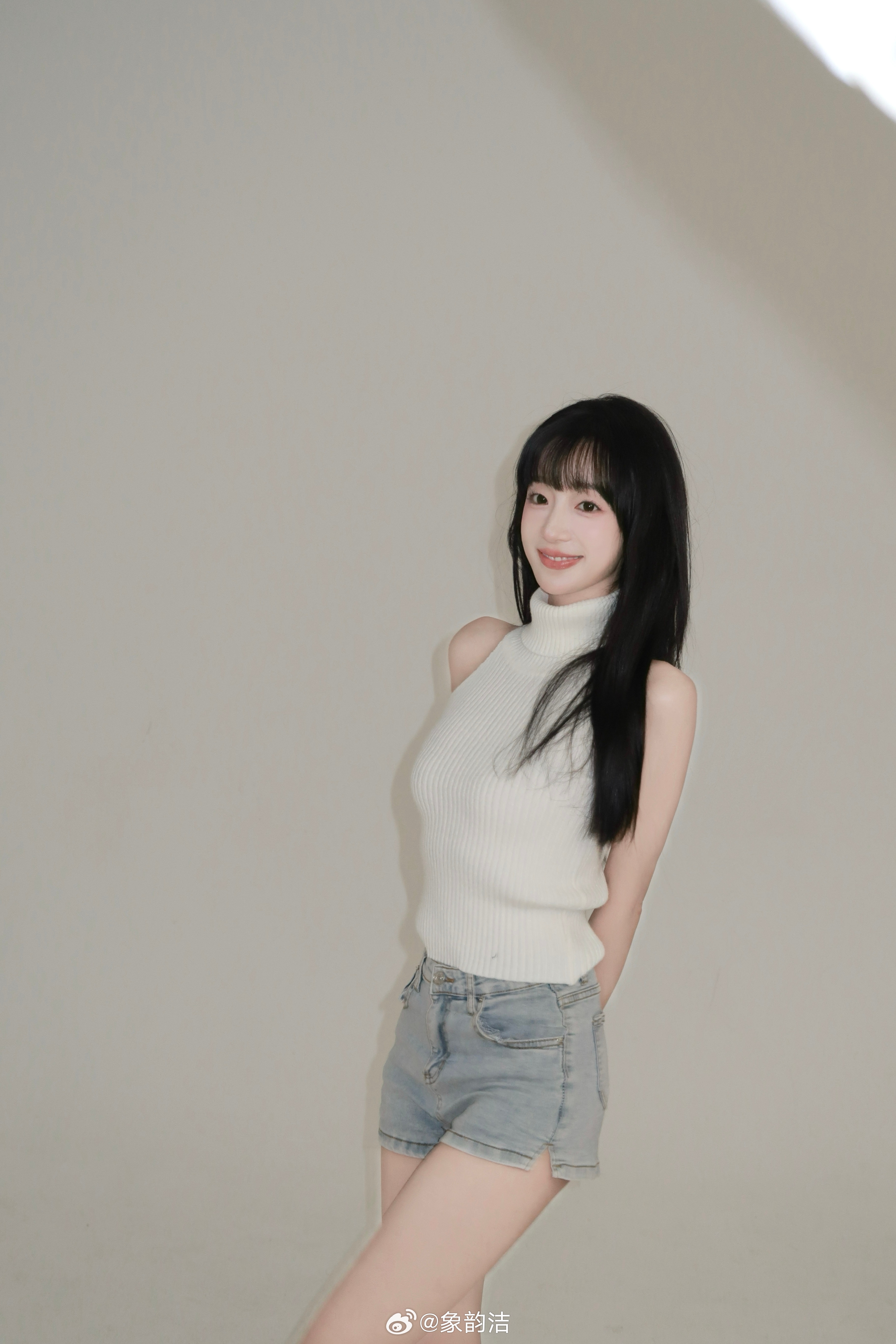 俺最近决定有必要回归下微博！！！大家同不同意！！！象韵洁短剧演员写真