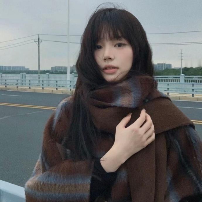 女孩子一定要把自己放在第一位，爱情是你的社交生活，而不是生活，结婚生子是你的人生