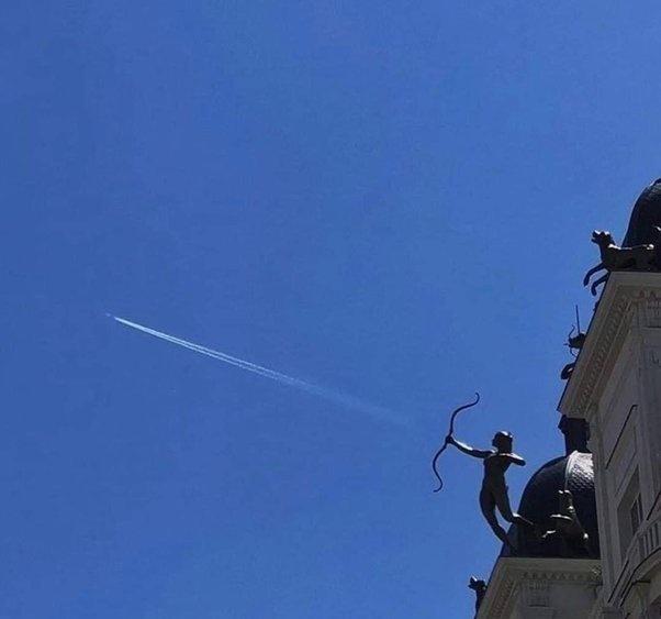 做人要谦虚，多听听别人的意见，
然后认真记下来，对你有意见的都有谁
英法联合空袭