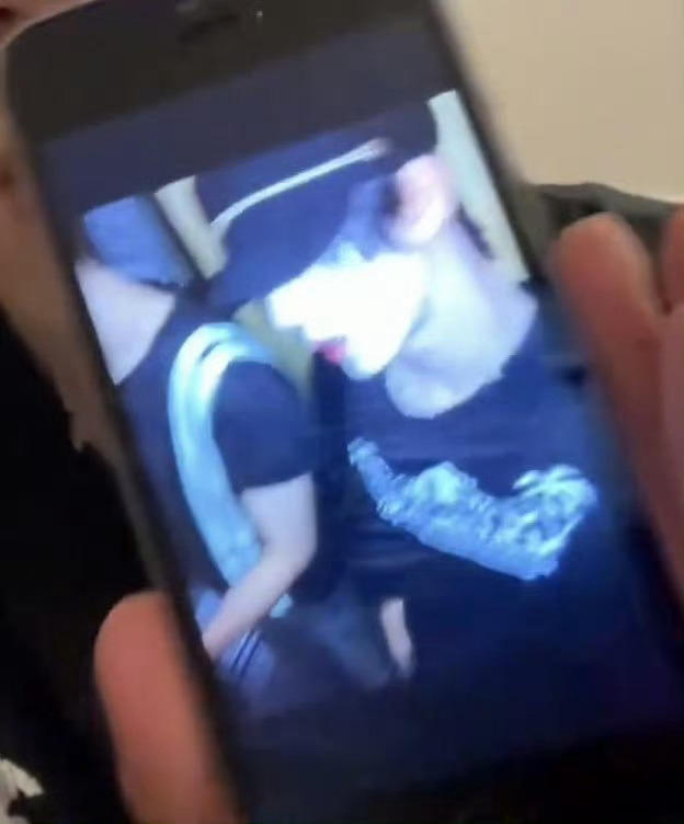 我只能看到我宝子高挺的鼻梁 