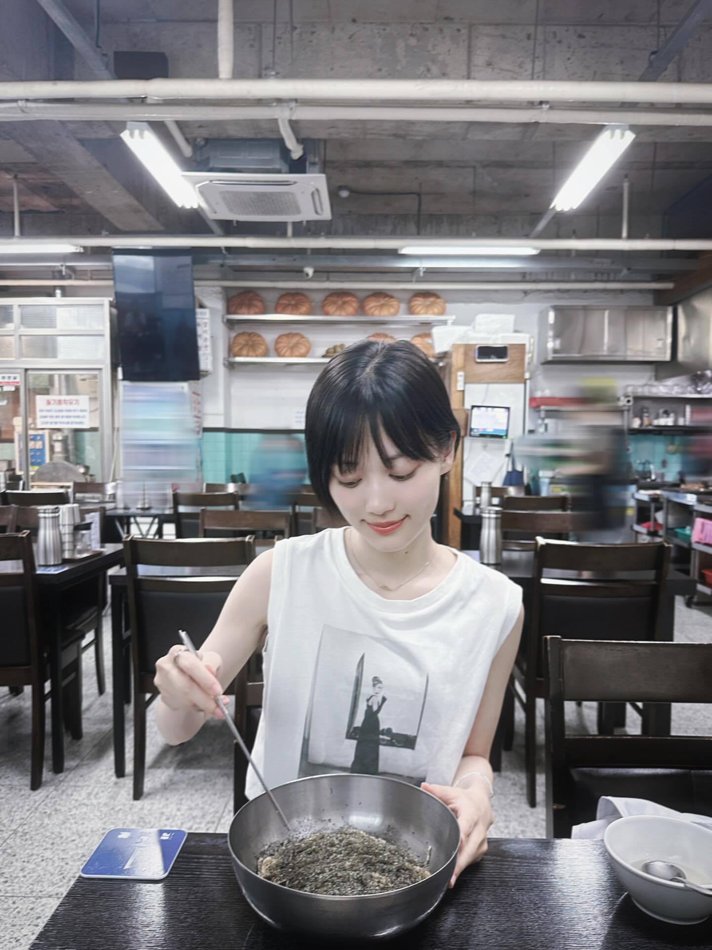 山下美月「エゴマ麺を初めて食べたのですが、未知の味だった…おいしい…」