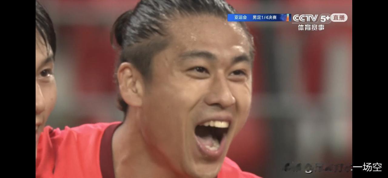 亚运会，中国男足3：0泰国男足，我想说的是：

1、这个首发，正因为由依木兰替换