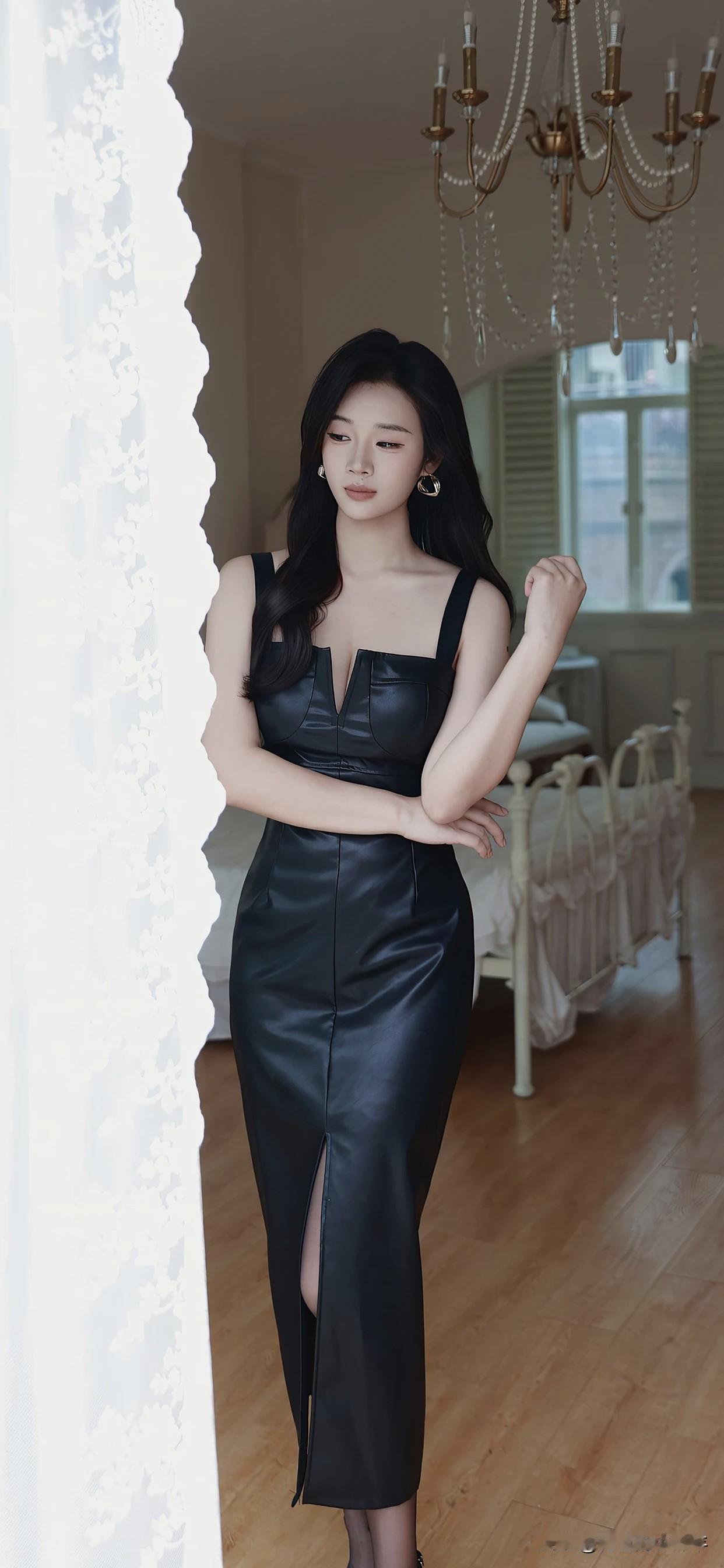 南乔~气质黑皮裙