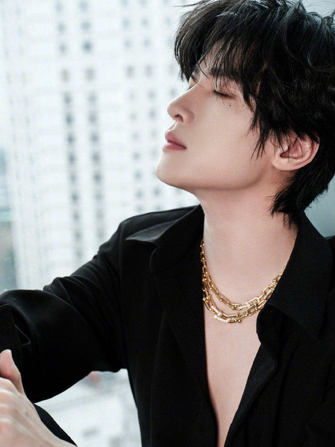 展轩巴黎时装周首秀展轩的三月行程图展轩巴黎时装周首秀，展轩的三月行程图来袭，期待