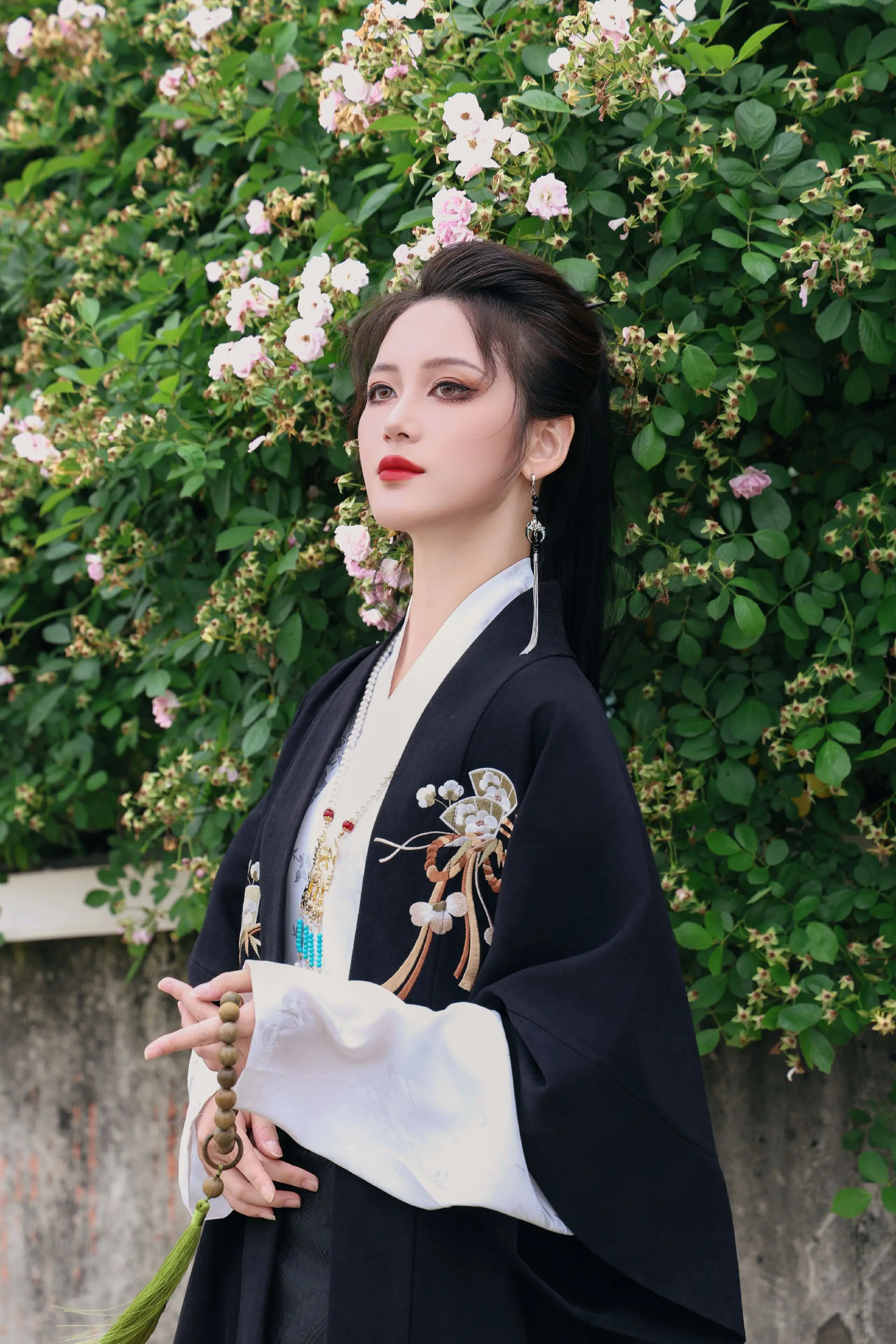 谁能知道我是想拍蔷薇花的呢？私密马赛花都掉差不多了(⋟﹏⋞)