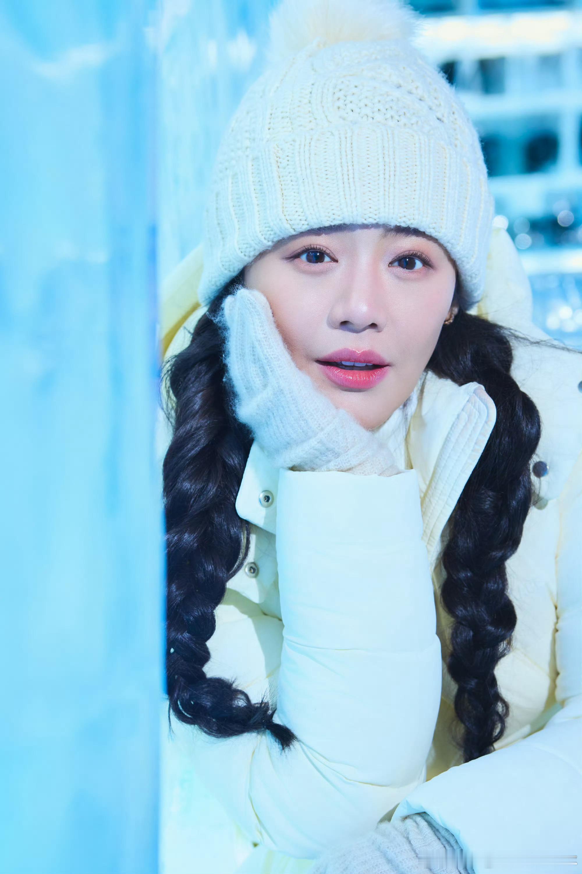 不知道马姓明星真的很抽象被马思纯这个青春疼痛文学的抽象反差萌到了，古灵精怪真的超