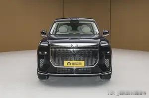 最近，一款国产SUV的预售价格引发热议：起售价或超45万元，直接对标问界M9和极