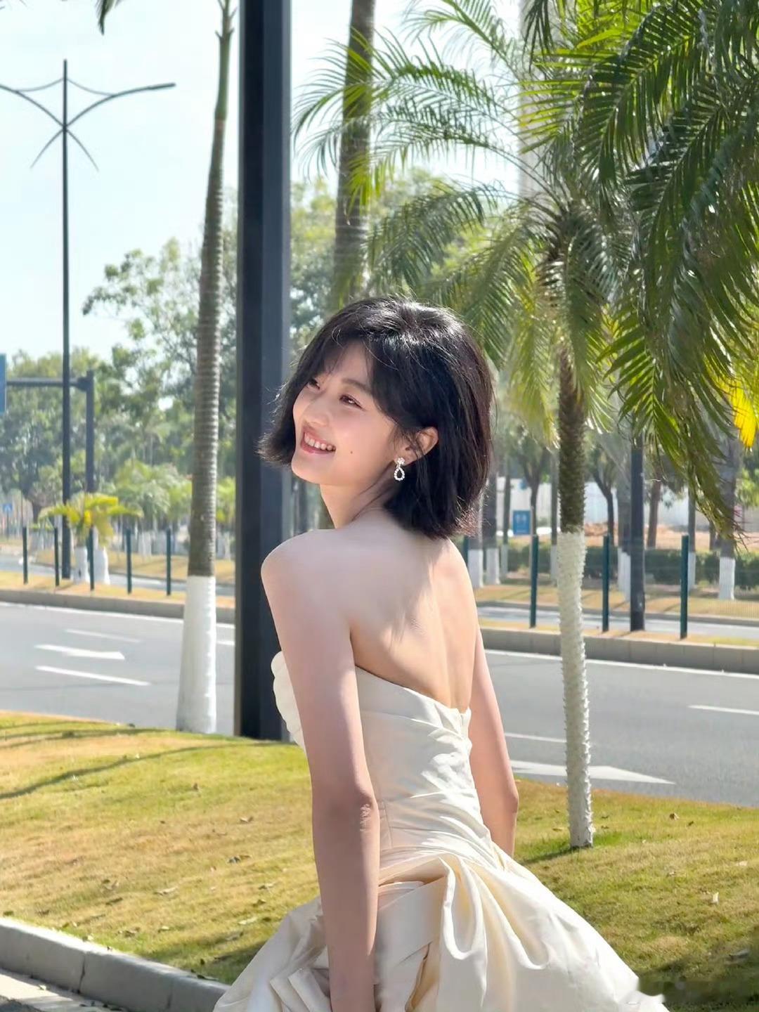 孙千的口碑外形条件很突出，172的高挑身材，自带舒展大气的氛围感，时尚表现力强，