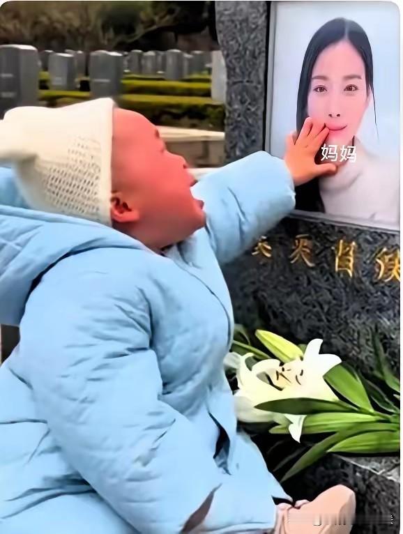 一男的妻子离世了八个月了，一天夜里梦到妻子托梦给他，说是自己很想念孩子，想让他有