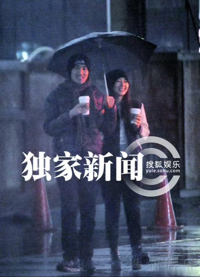 高圆圆赵又廷每次被拍都好甜！结婚十年依旧热恋期[awsl] ​​​