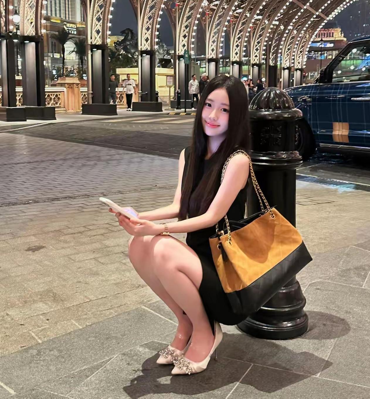 年轻女孩子追求很好的生活，这本身没有任何错。有错的是这个让女孩子们，努力奔赴的时