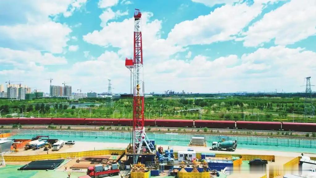 华晨宝马地热能供热项目投入运营总供热面积约58万平方米，预计每年可减少碳排放1.