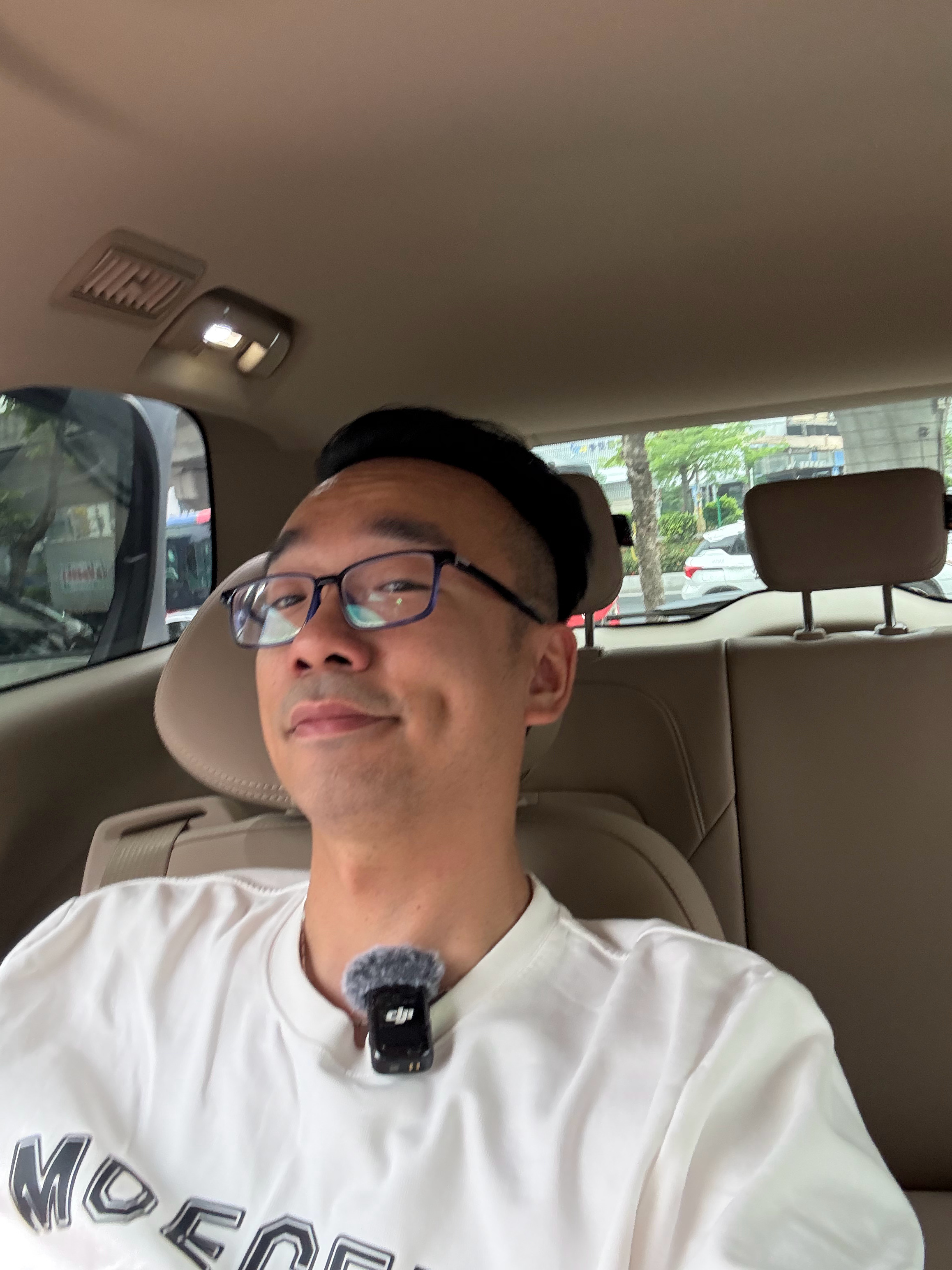 忙碌了一天，还好有一个移动的休息室[害羞][害羞]飞哥仔的gl8陆尚 ​​​