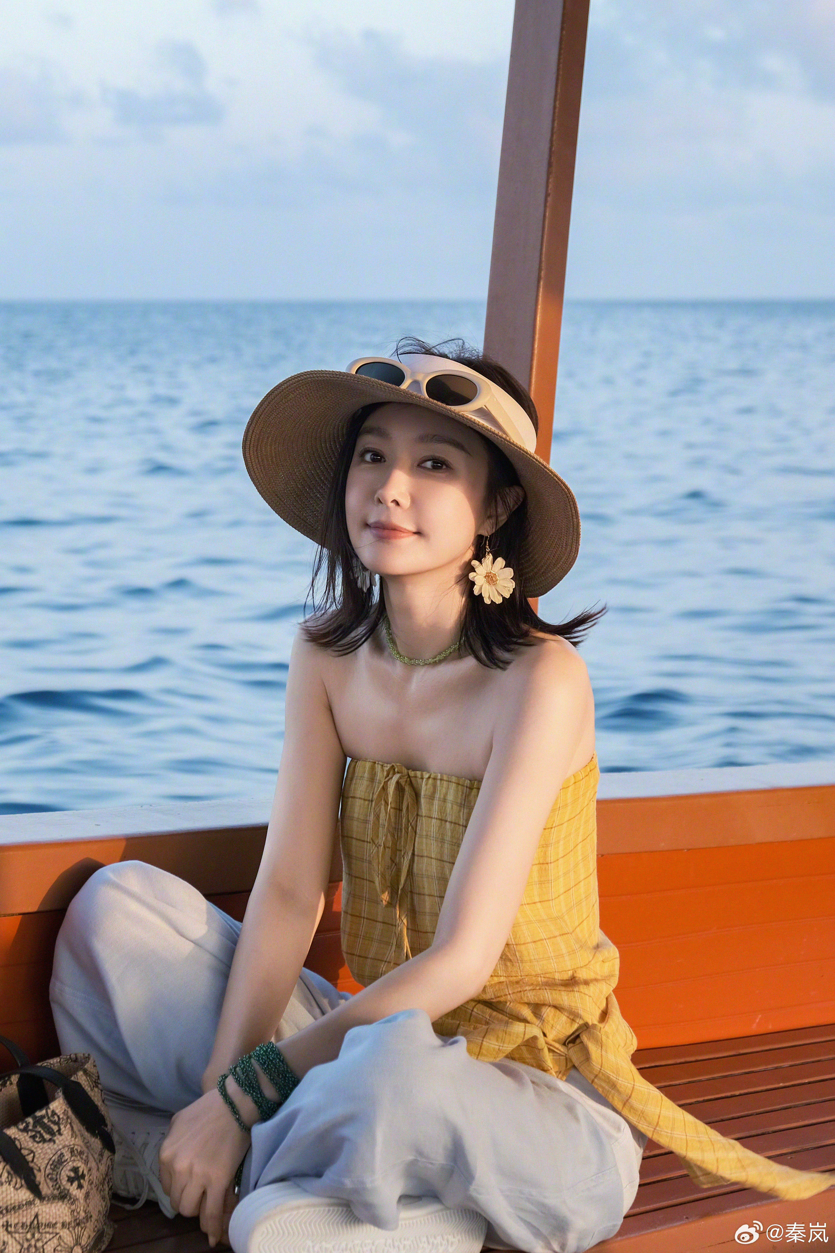 2027爱桃综你想看的全都有峨眉山来了群女弟子 峨眉山来了女弟子拟邀:刘涛，秦岚