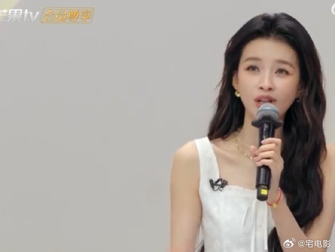 孙怡觉得自己配不上安崎其实就是被安崎的实力狠狠折服了，才会这么说，看得出来是真心