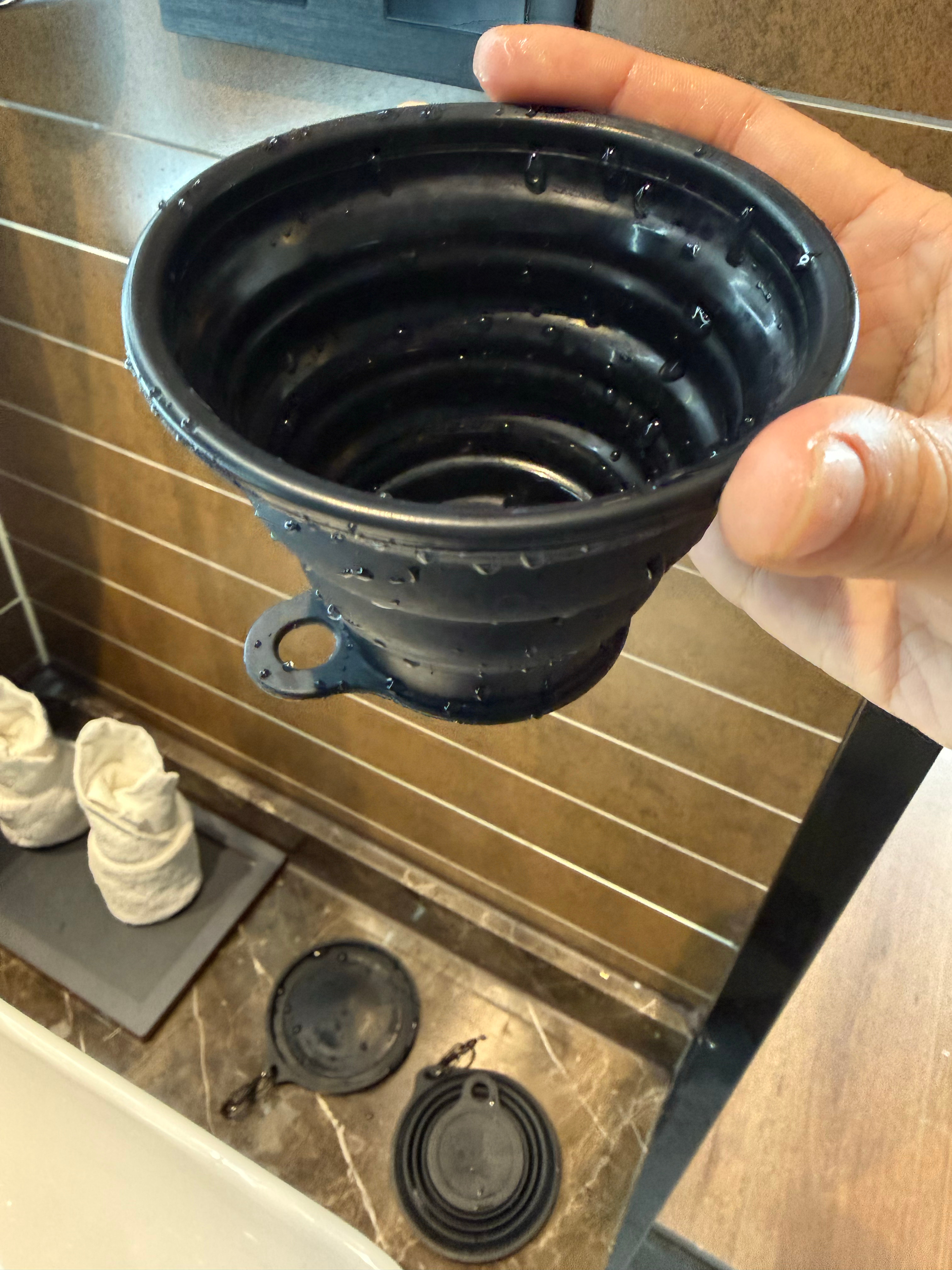 你们淘宝喜欢积分兑换嘛？之前买北面衣服攒的积分兑换了他们家随行折叠杯出门旅游真得