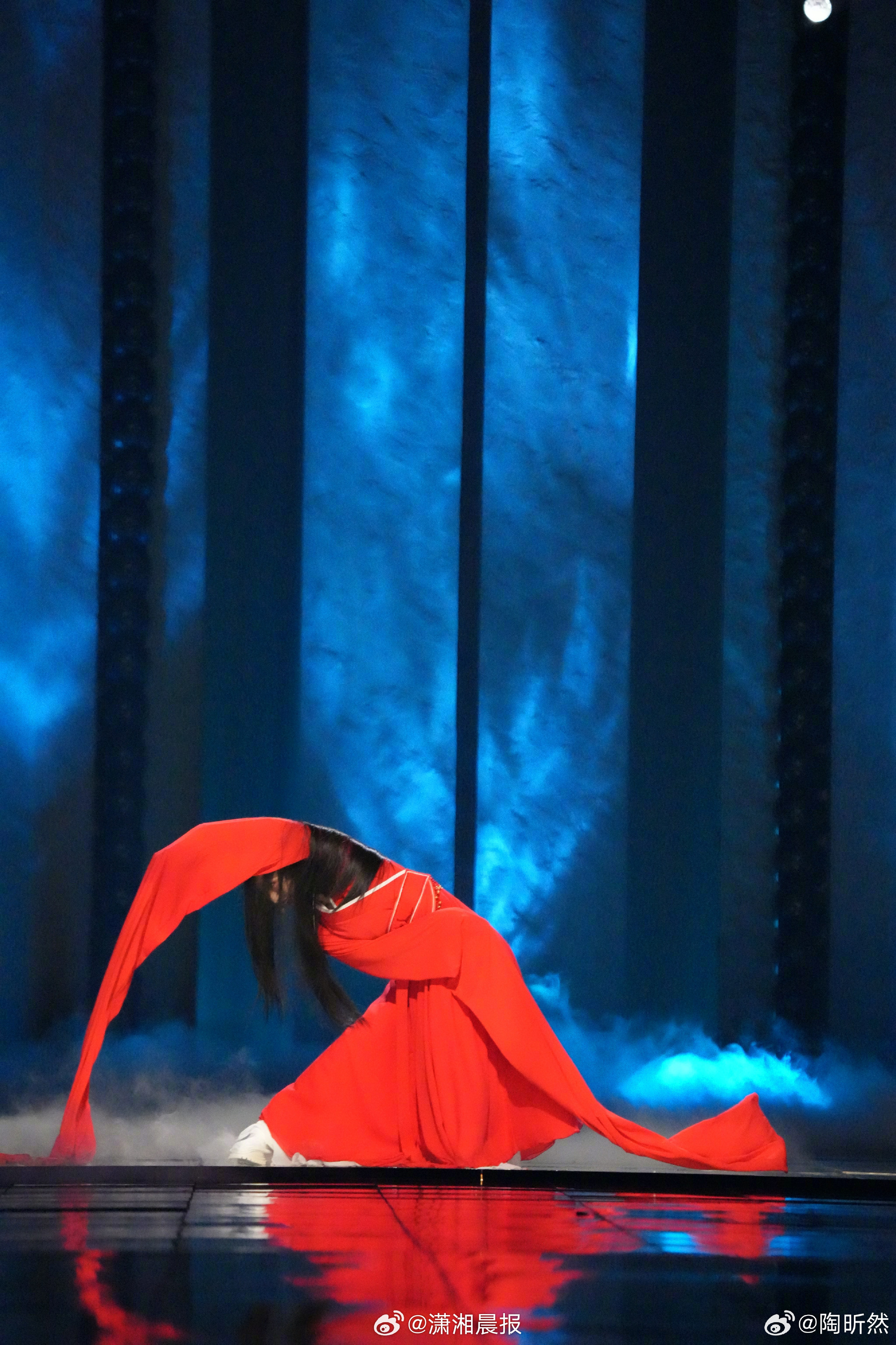 【#陶昕然回应初舞台疯妃造型#】4月4日，陶昕然接受媒体采访时回应《乘风2026