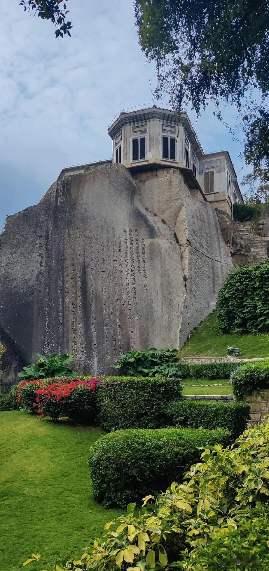 “路遥知马力，日久见人心”，时间是块试金石，能筛掉虚情假意，留下真心实意。人生短