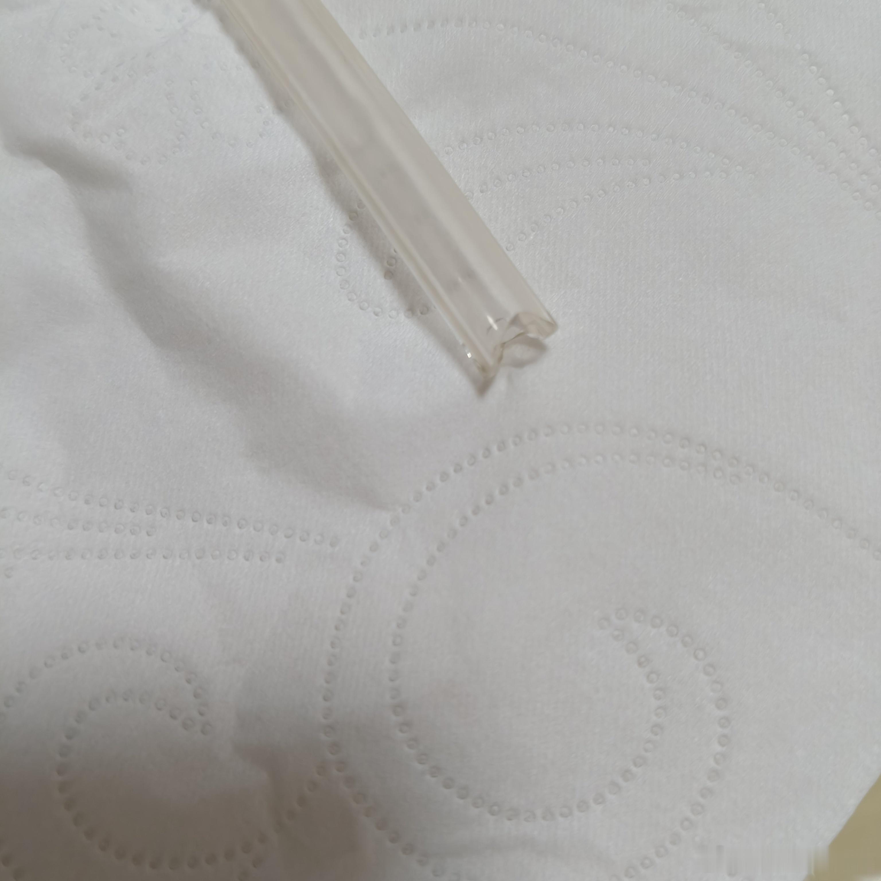 前两天杯子的吸管掉地上摔坏了，我不知道捡起来继续用，今天哥哥给我刷杯子的时候发现