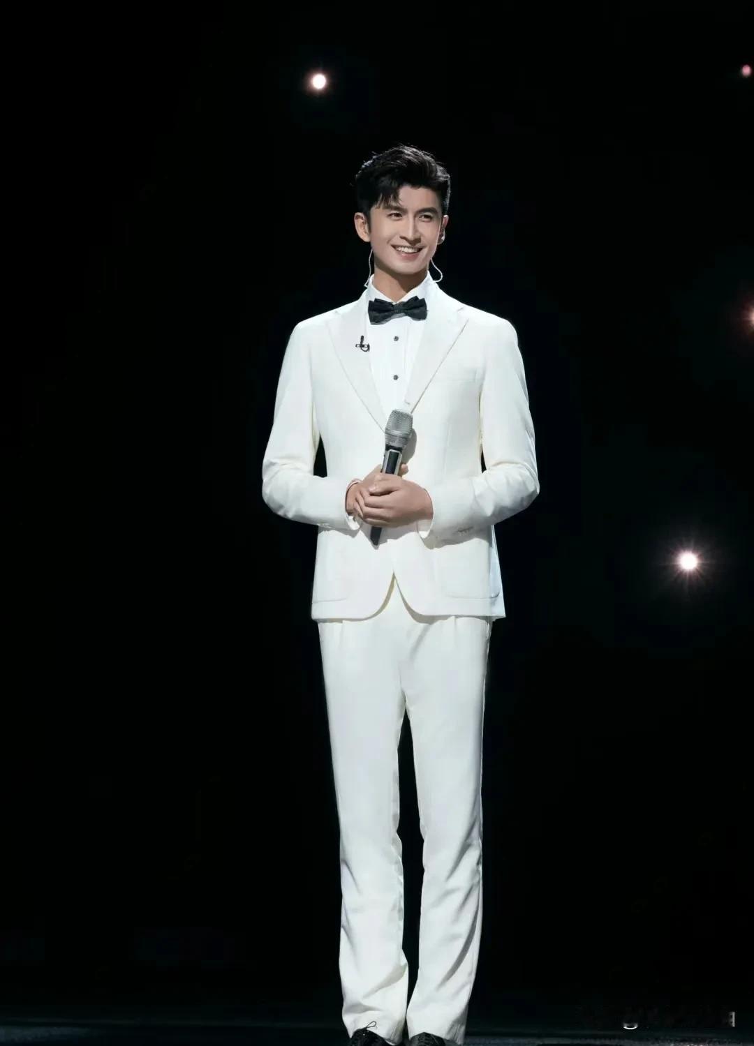 张云龙明明长得很帅，身材也很好，演技也不错，为什么这么多年了，就没有大红呢。