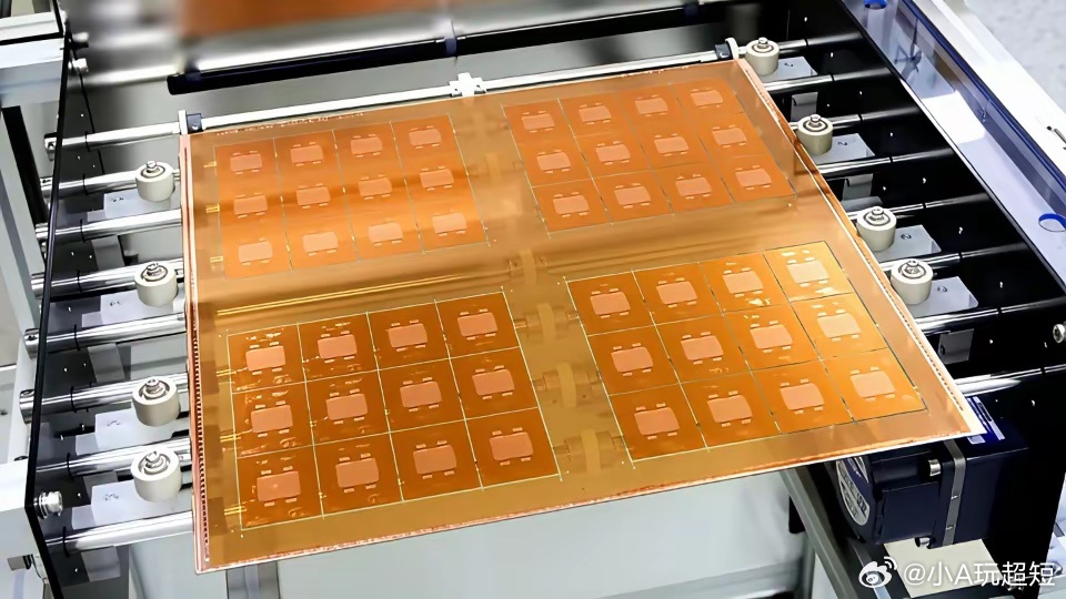 大摩实锤！英伟达GB200切换玻璃基板 7家龙头全梳理大摩确认，英伟达GB200