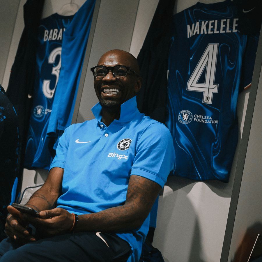 欧冠1/8决赛首回合巴黎圣日耳曼与切尔西的焦点对决即将打响，曾先后效力于这两支豪