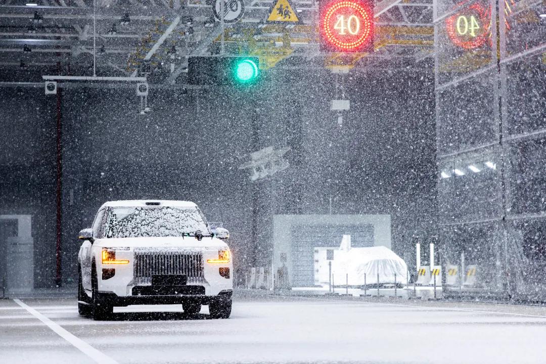 用一座试验室拔高全行业安全标准，吉利这20亿花得太值了