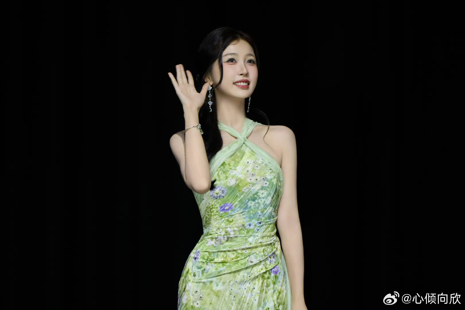 虞书欣 ｜虞书欣云初令 “你是被光偏爱的，你的名字燃起我永恒的春季”𝓨𝓸𝓾