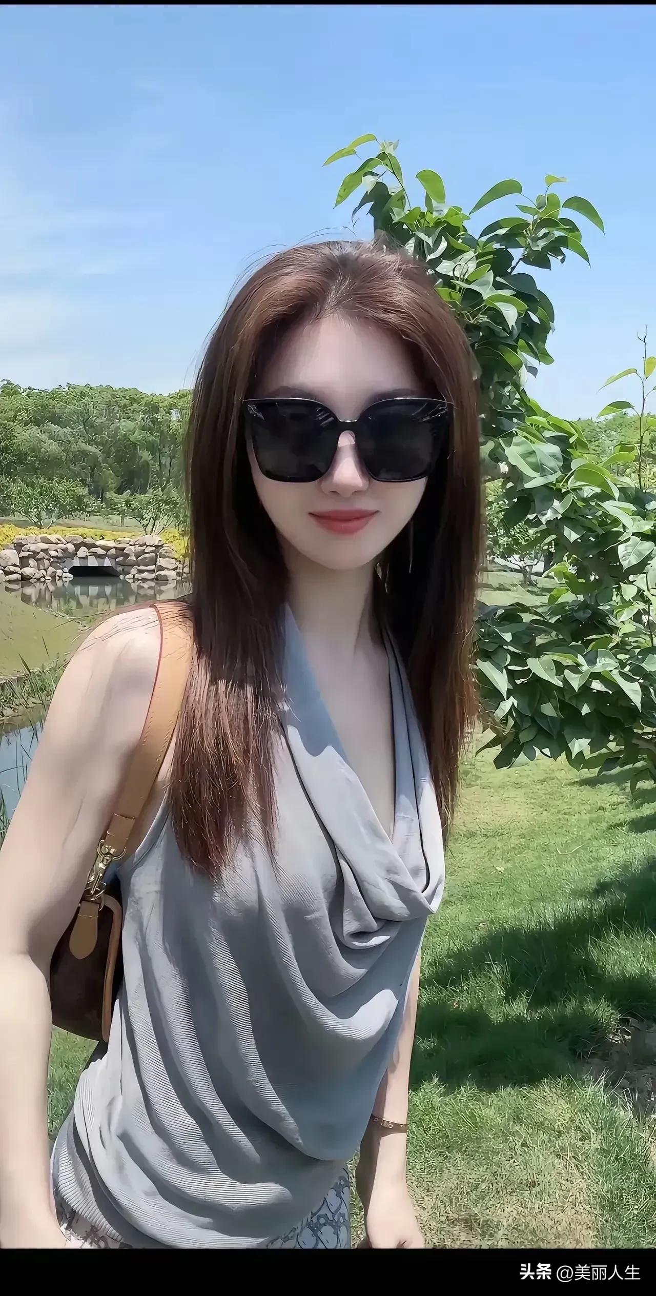 下午茶𝙩𝙞𝙢𝙚🍹... 
给疲惫的生活加点甜💗𝖬𝖾𝖾𝗍𝗂?